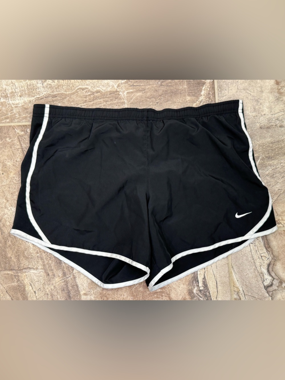 Nike Tempo Running Shorts Women’s XL Black White Trim Built In Liner Athletic